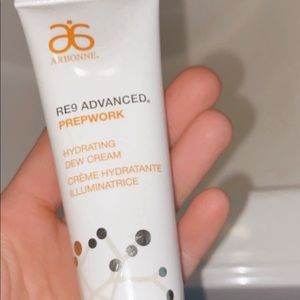 Arbonne hydrating dew cream